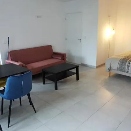 Le Patio Tram Paridis * 낭트